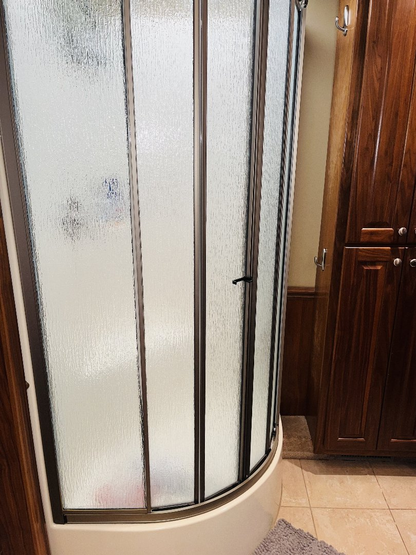 Used 2010 Chariot 45’ Tandem Axle Motorcoach