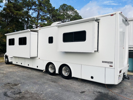 Used 2010 Chariot 45’ Tandem Axle Motorcoach