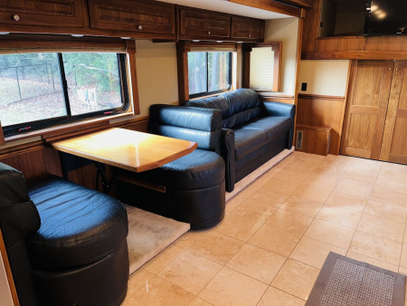 Used 2010 Chariot 45’ Tandem Axle Motorcoach