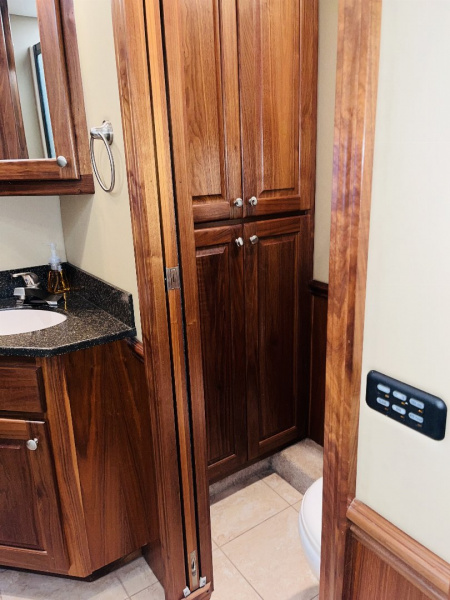 Used 2010 Chariot 45’ Tandem Axle Motorcoach