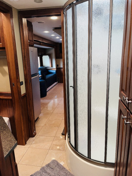 Used 2010 Chariot 45’ Tandem Axle Motorcoach