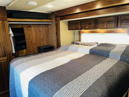 Used 2010 Chariot 45’ Tandem Axle Motorcoach