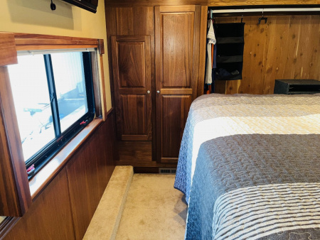 Used 2010 Chariot 45’ Tandem Axle Motorcoach