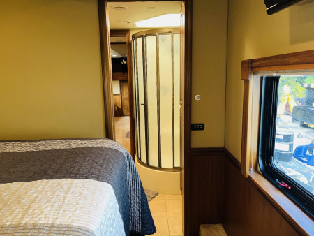 Used 2010 Chariot 45’ Tandem Axle Motorcoach