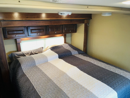 Used 2010 Chariot 45’ Tandem Axle Motorcoach