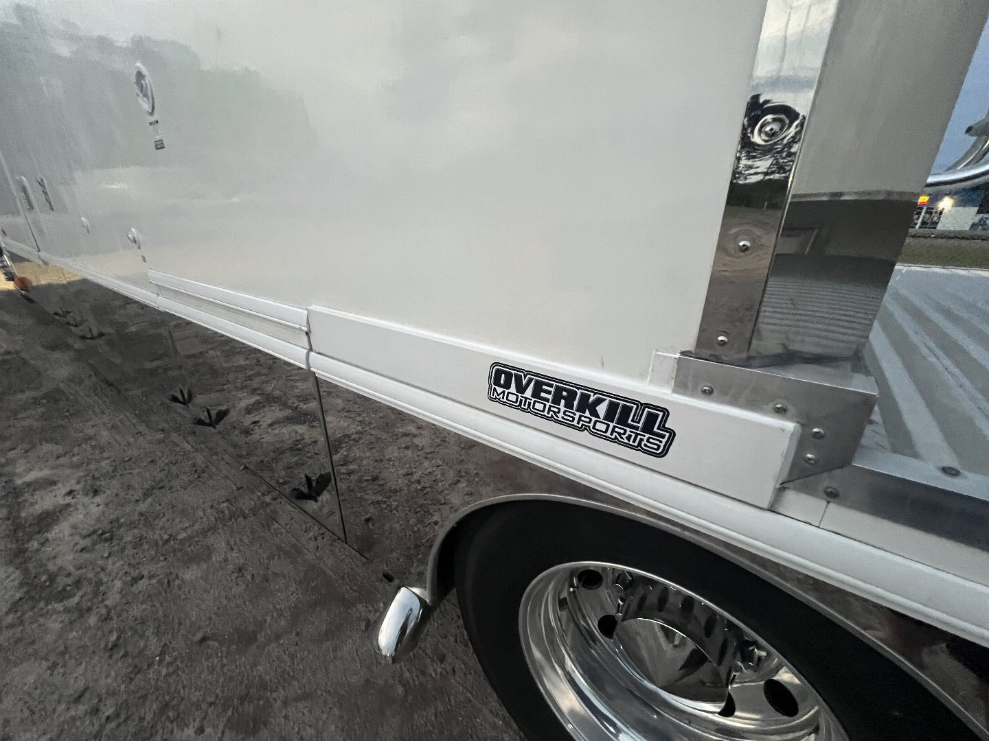 Used 2004 Renegade Tandem Axle Toter 23’ Box w/ Rear Bedroom