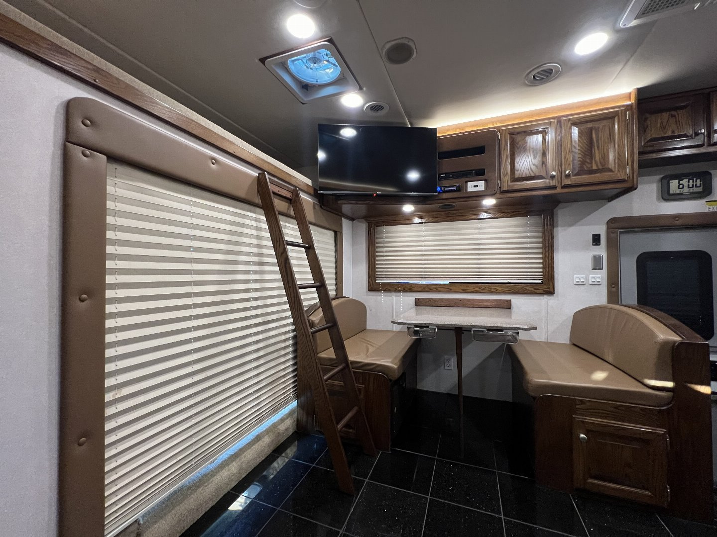 Used 2004 Renegade Tandem Axle Toter 23’ Box w/ Rear Bedroom