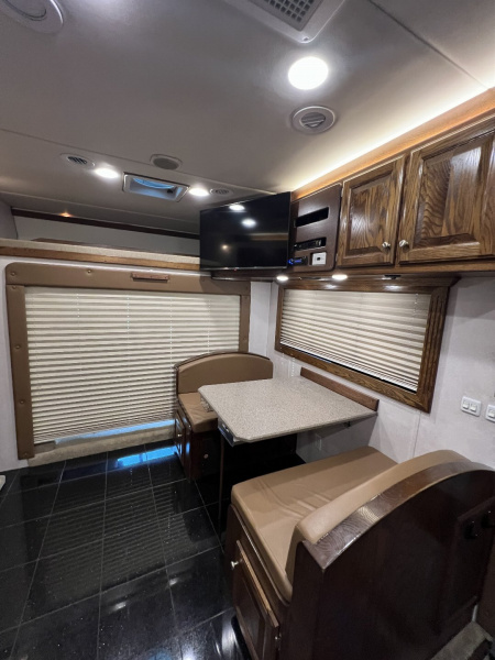 Used 2004 Renegade Tandem Axle Toter 23’ Box w/ Rear Bedroom