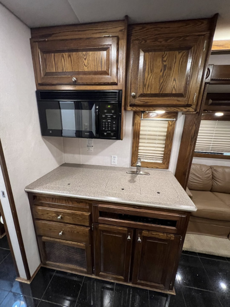 Used 2004 Renegade Tandem Axle Toter 23’ Box w/ Rear Bedroom