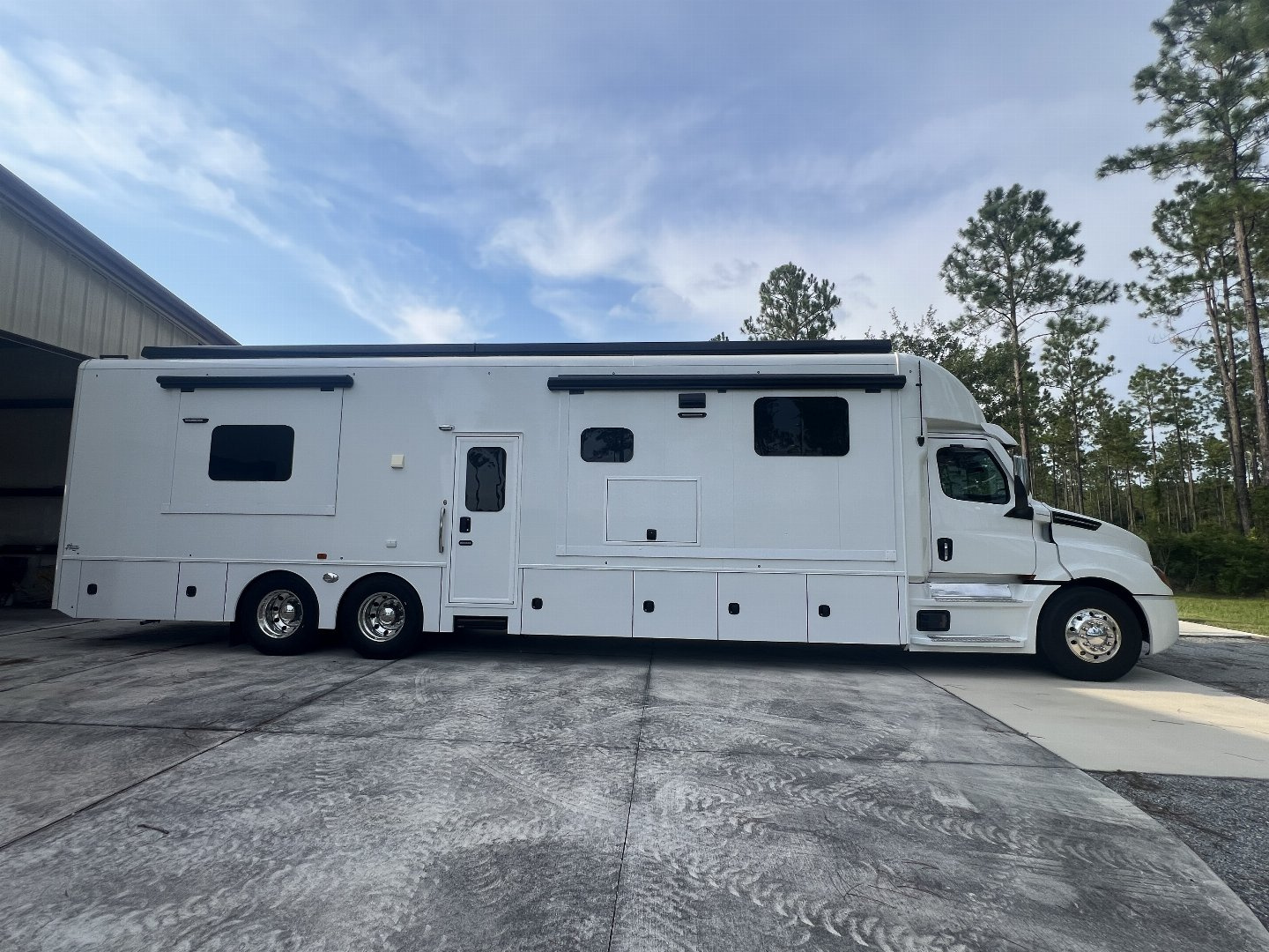 2024 Showhauler