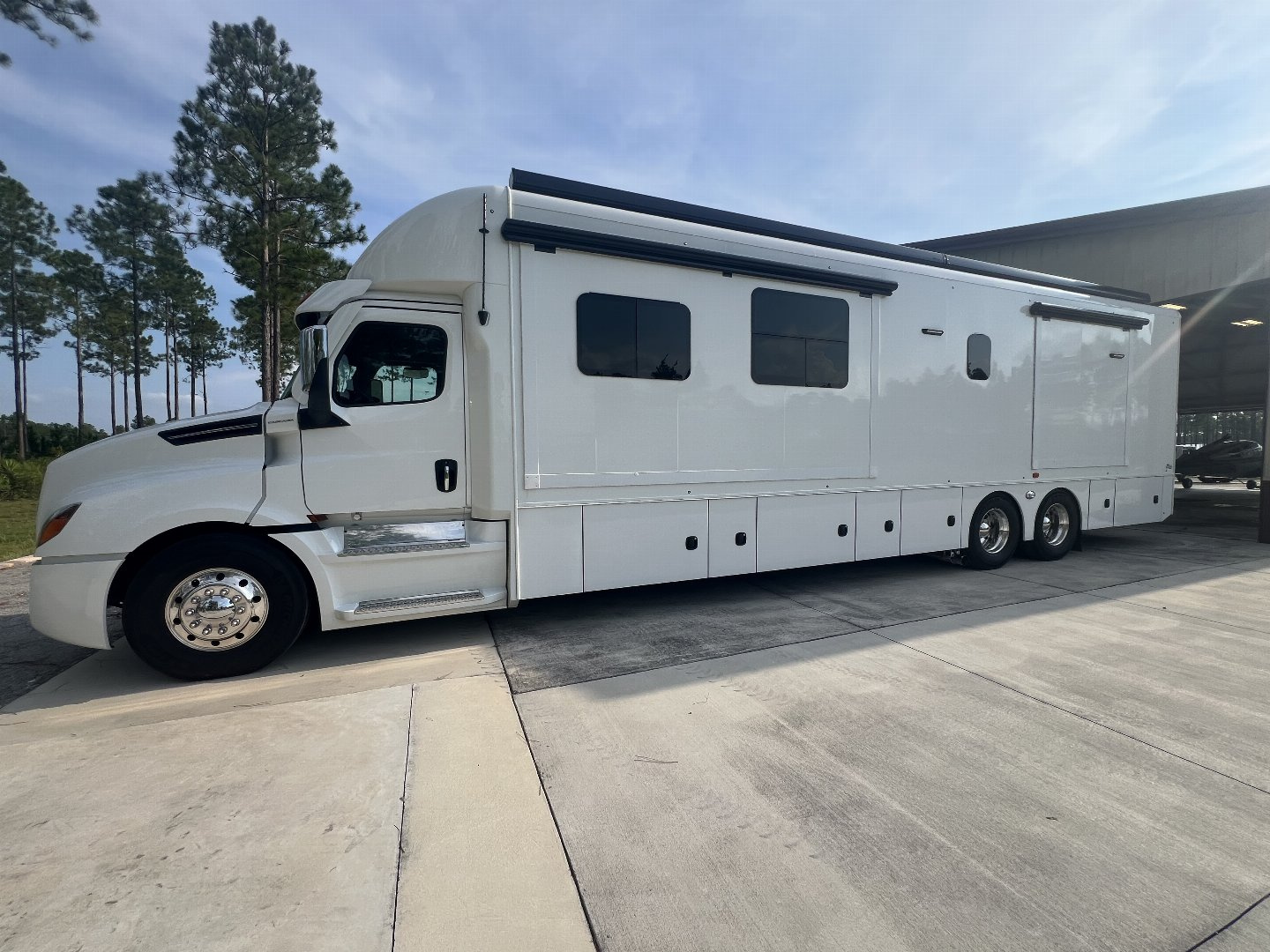 2024 Showhauler photo 7