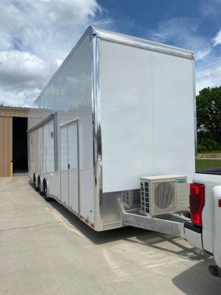 Used Title : 2020 Haulmark 32’ Aluminum Stacker Trailer