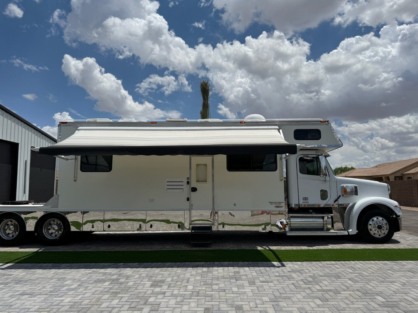 2005 Renegade photo 8