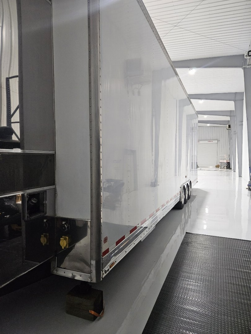 2003 T&E All Aluminum Loaded 36' Stacker Trailer photo 4