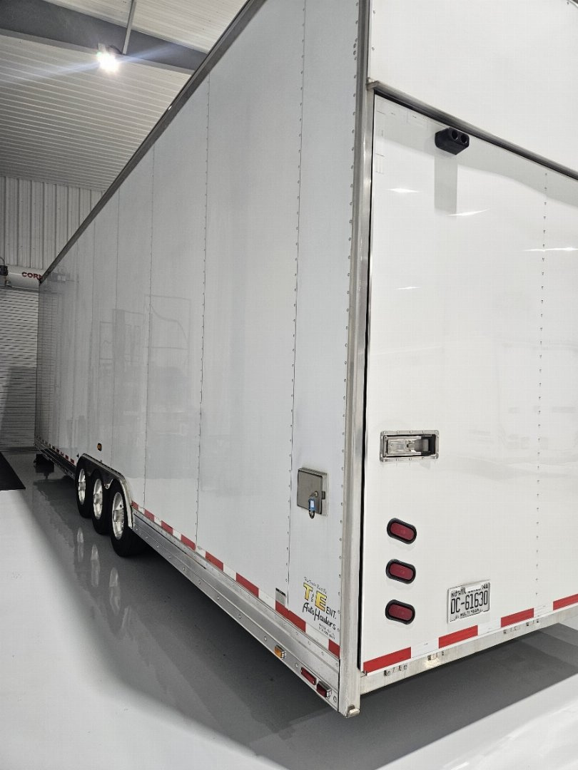 2003 T&E All Aluminum Loaded 36' Stacker Trailer photo 7