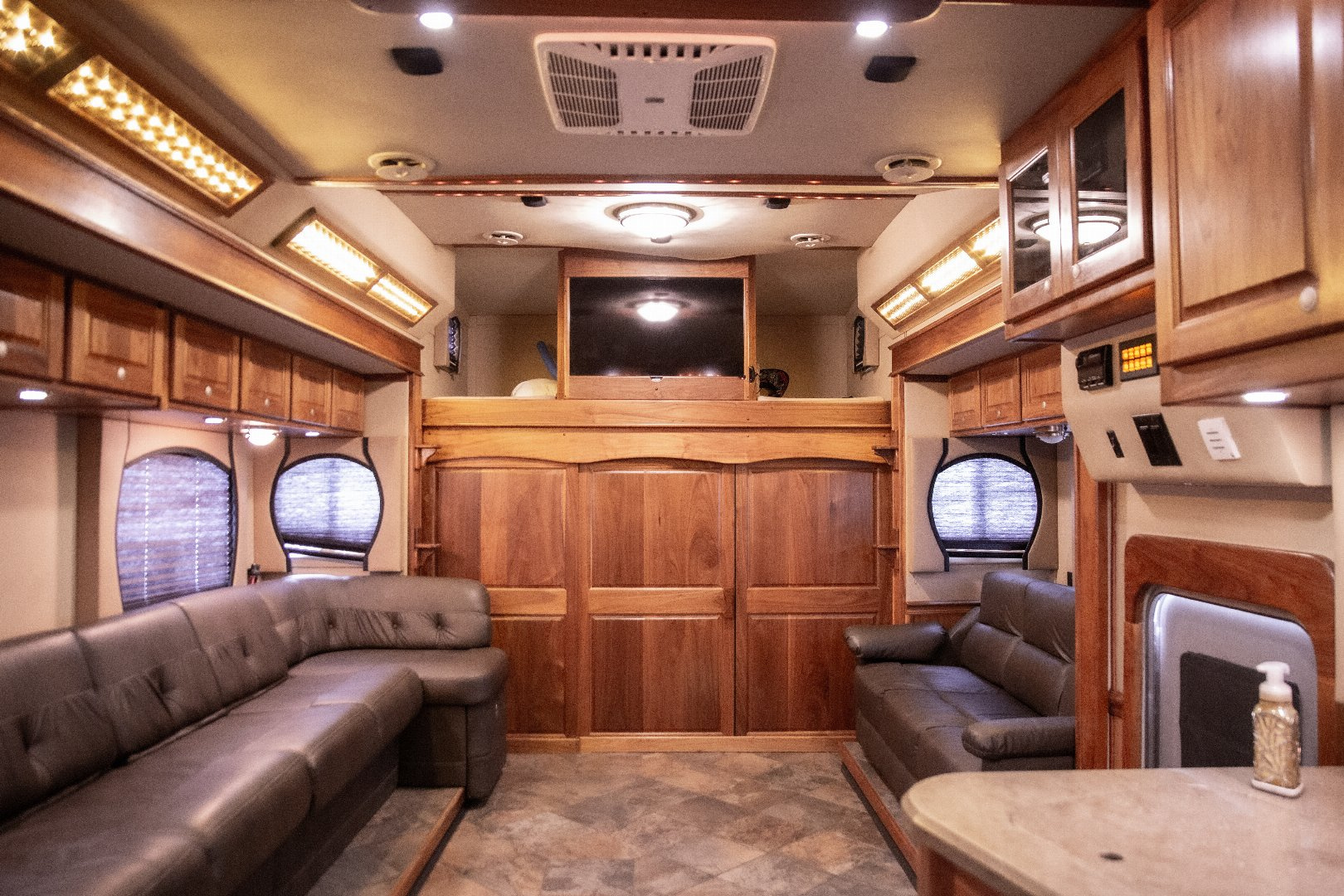 Used 2016 NRC 45’ Tandem Axle Motorcoach