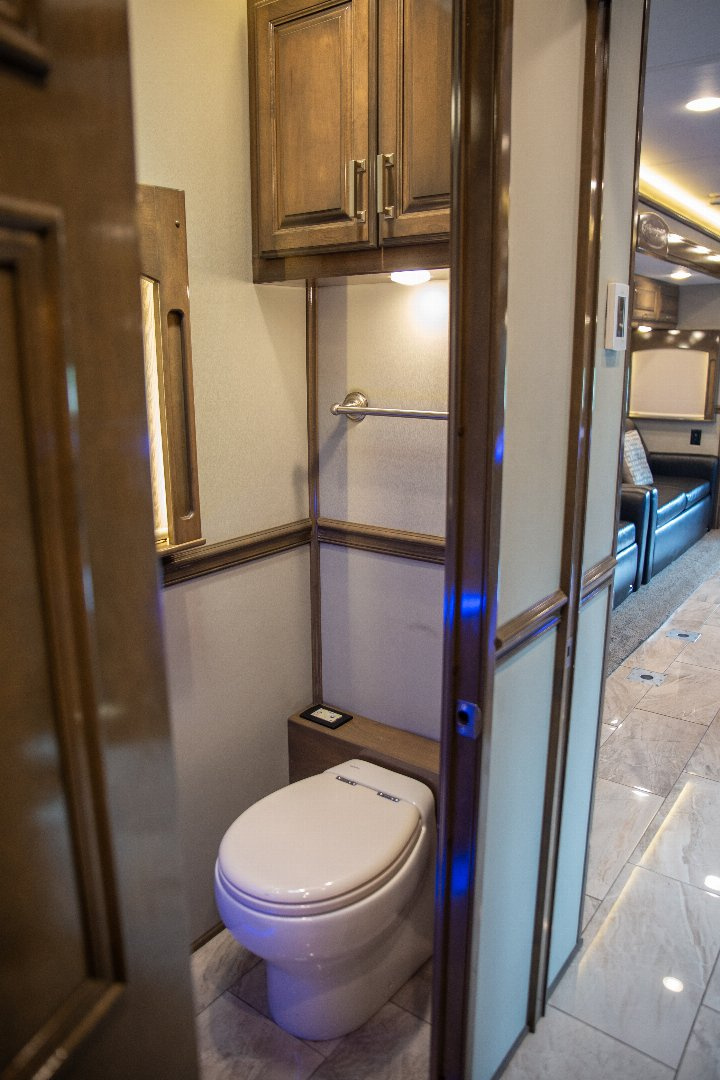 Used 2020 Renegade 45’ Tandem Axle Motorcoach