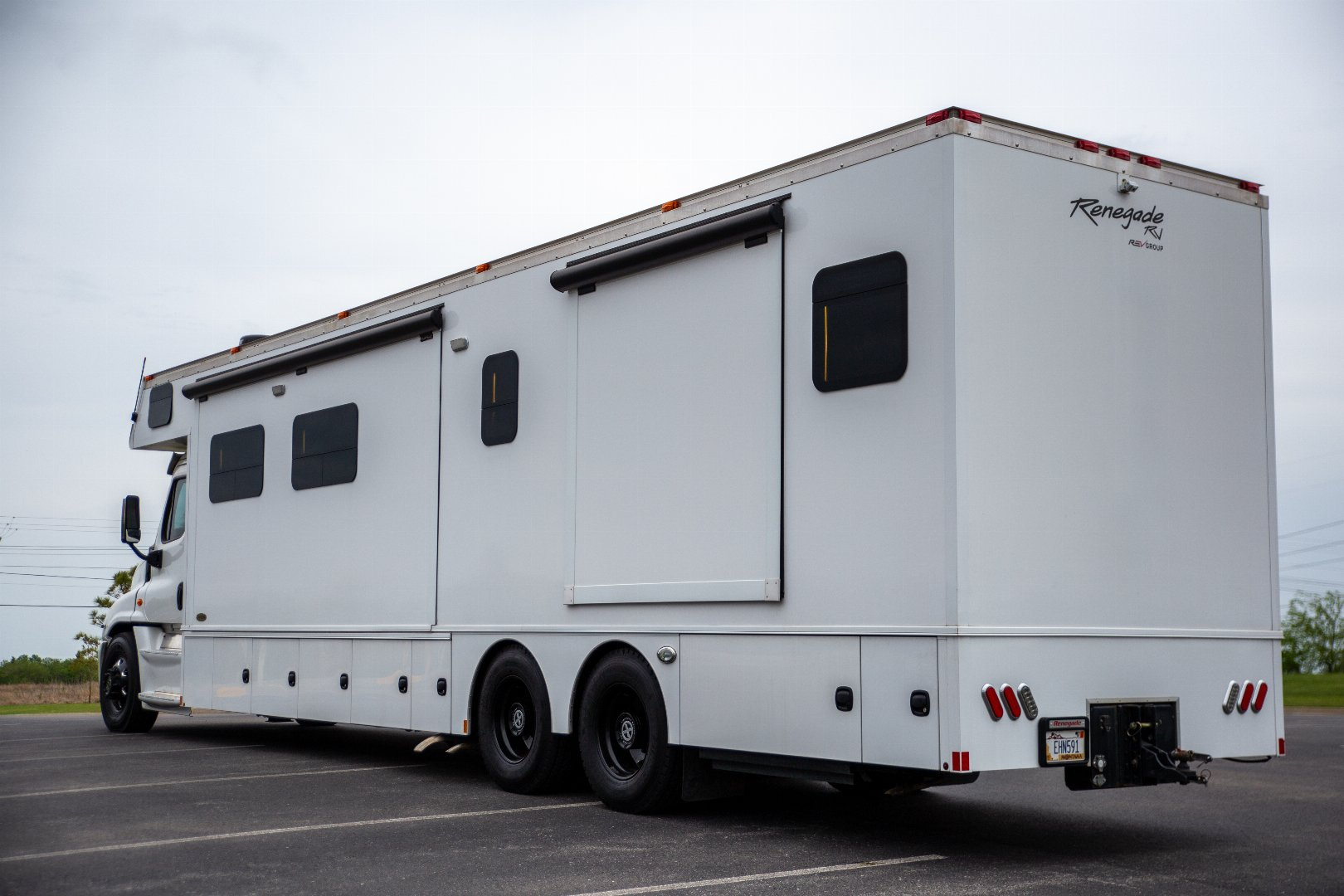 Used 2020 Renegade 45’ Tandem Axle Motorcoach