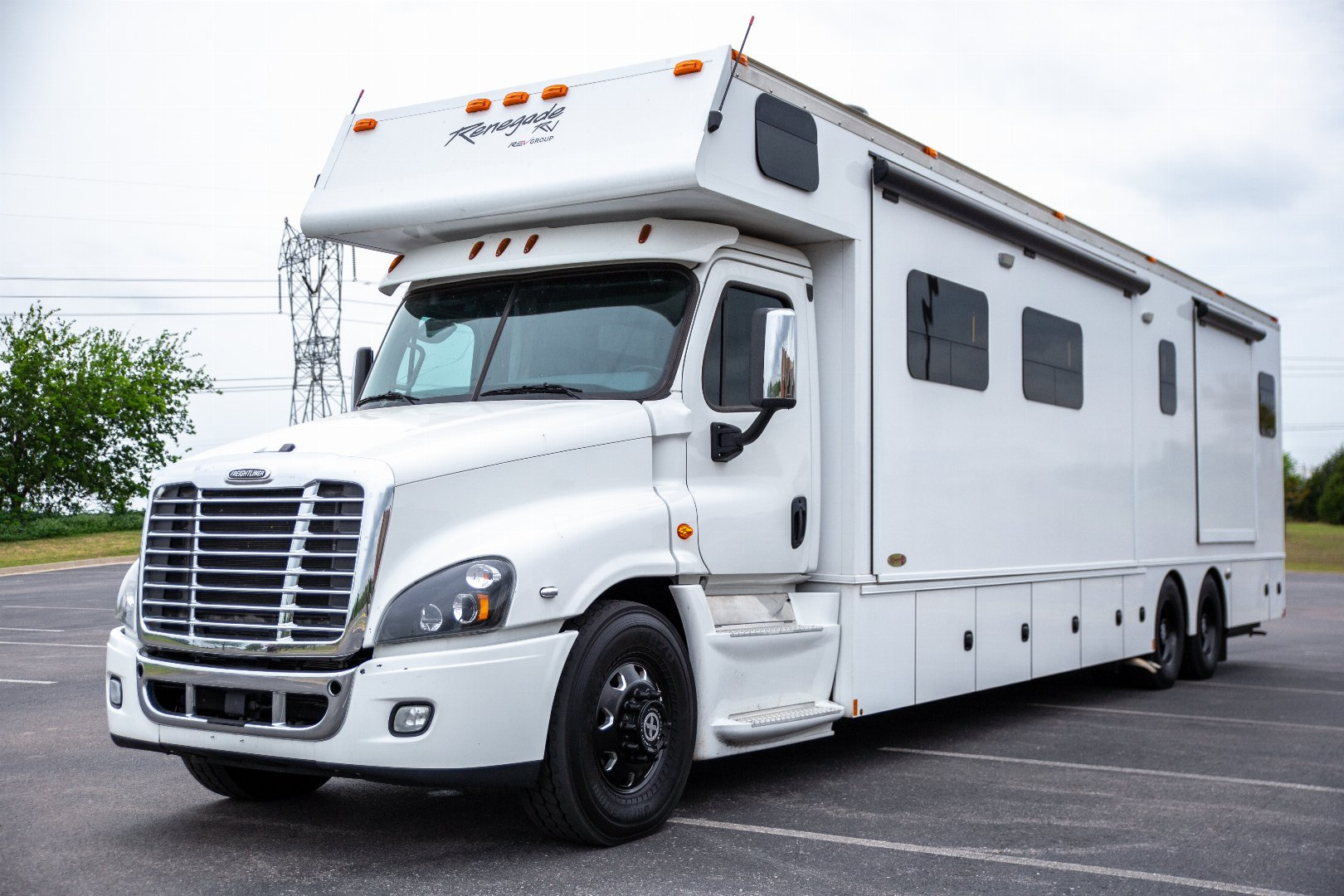 Used 2020 Renegade 45’ Tandem Axle Motorcoach