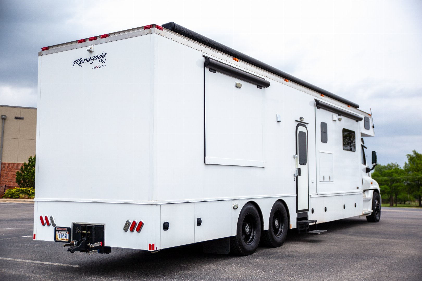 Used 2020 Renegade 45’ Tandem Axle Motorcoach