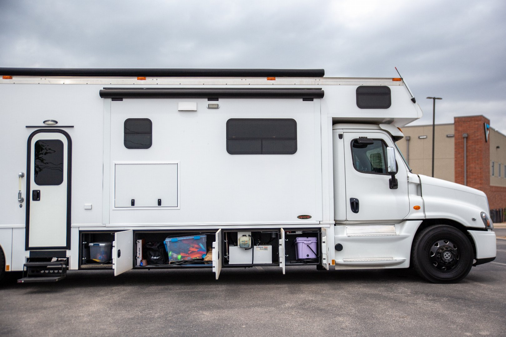 Used 2020 Renegade 45’ Tandem Axle Motorcoach