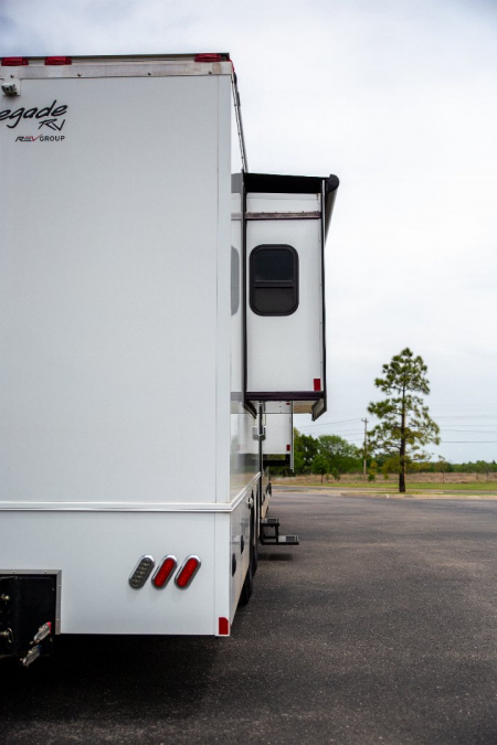 Used 2020 Renegade 45’ Tandem Axle Motorcoach