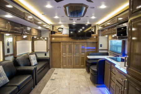 Used 2020 Renegade 45’ Tandem Axle Motorcoach