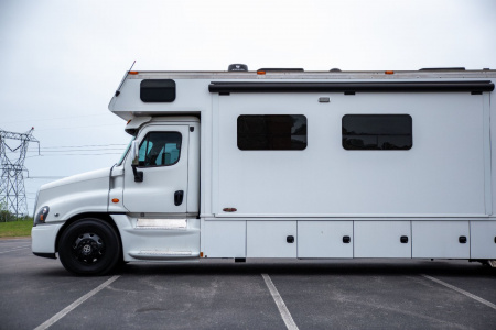 Used 2020 Renegade 45’ Tandem Axle Motorcoach