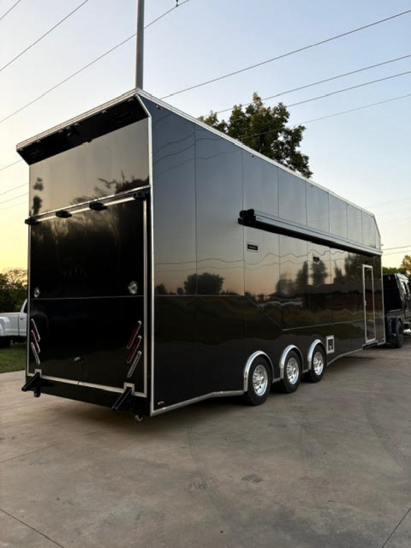 2022 Ultra Hauler photo 3