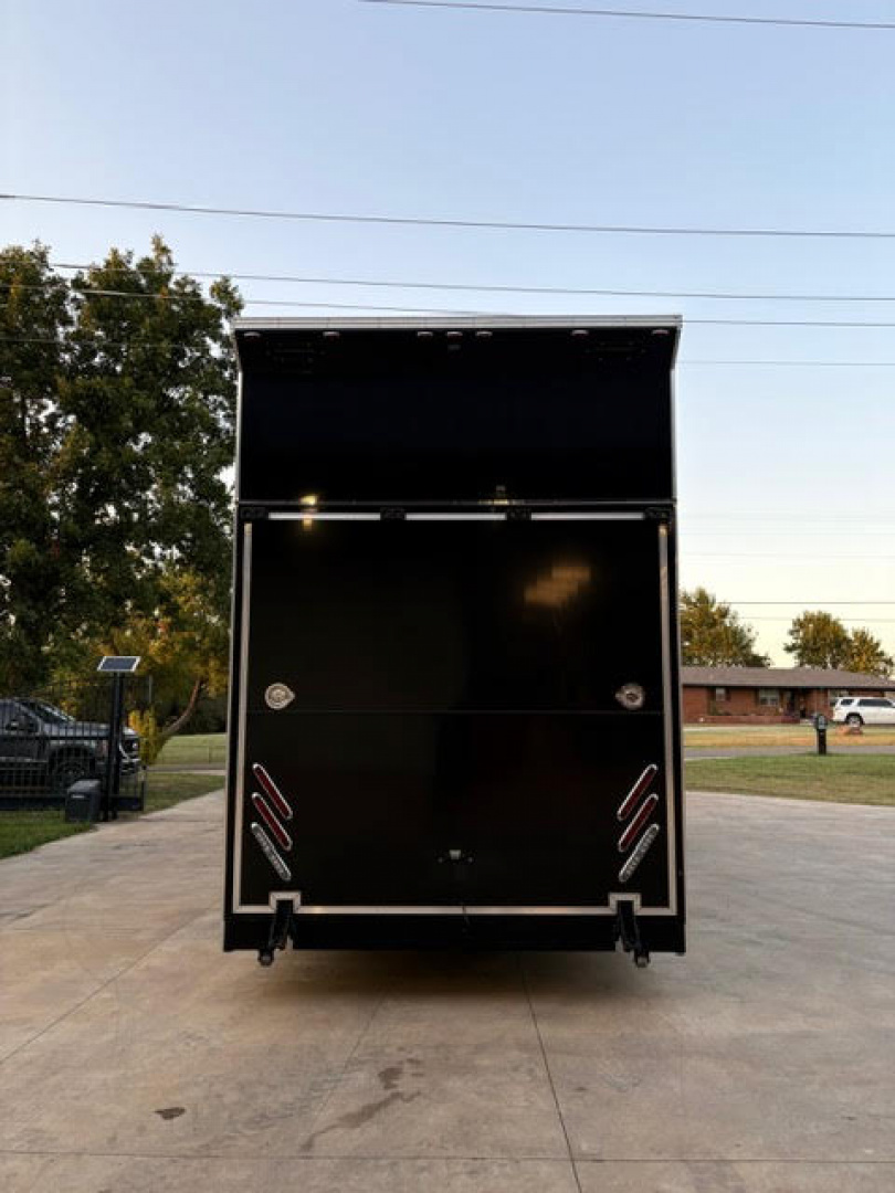 2022 Ultra Hauler photo 4