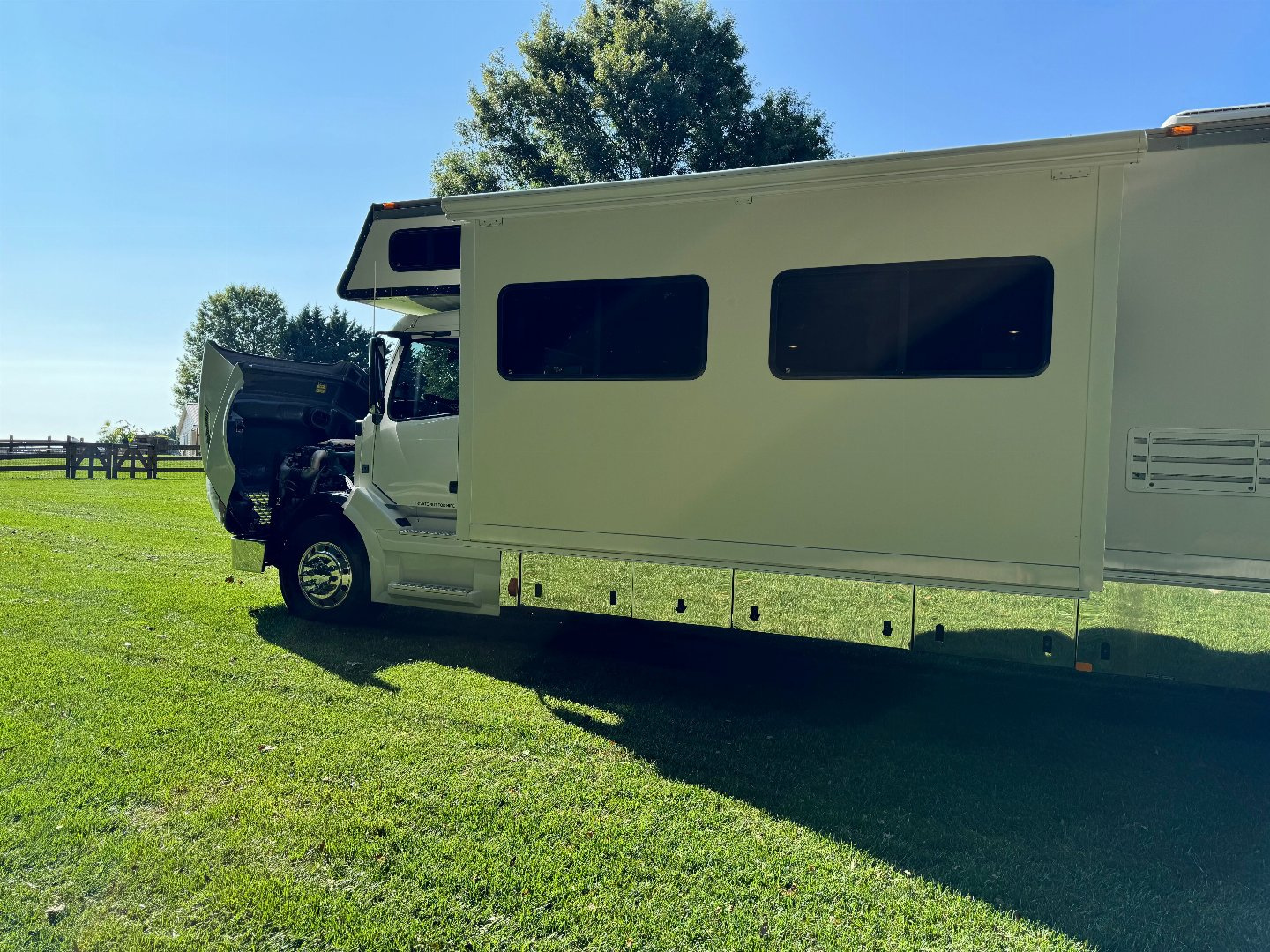 2008 Renegade photo 9