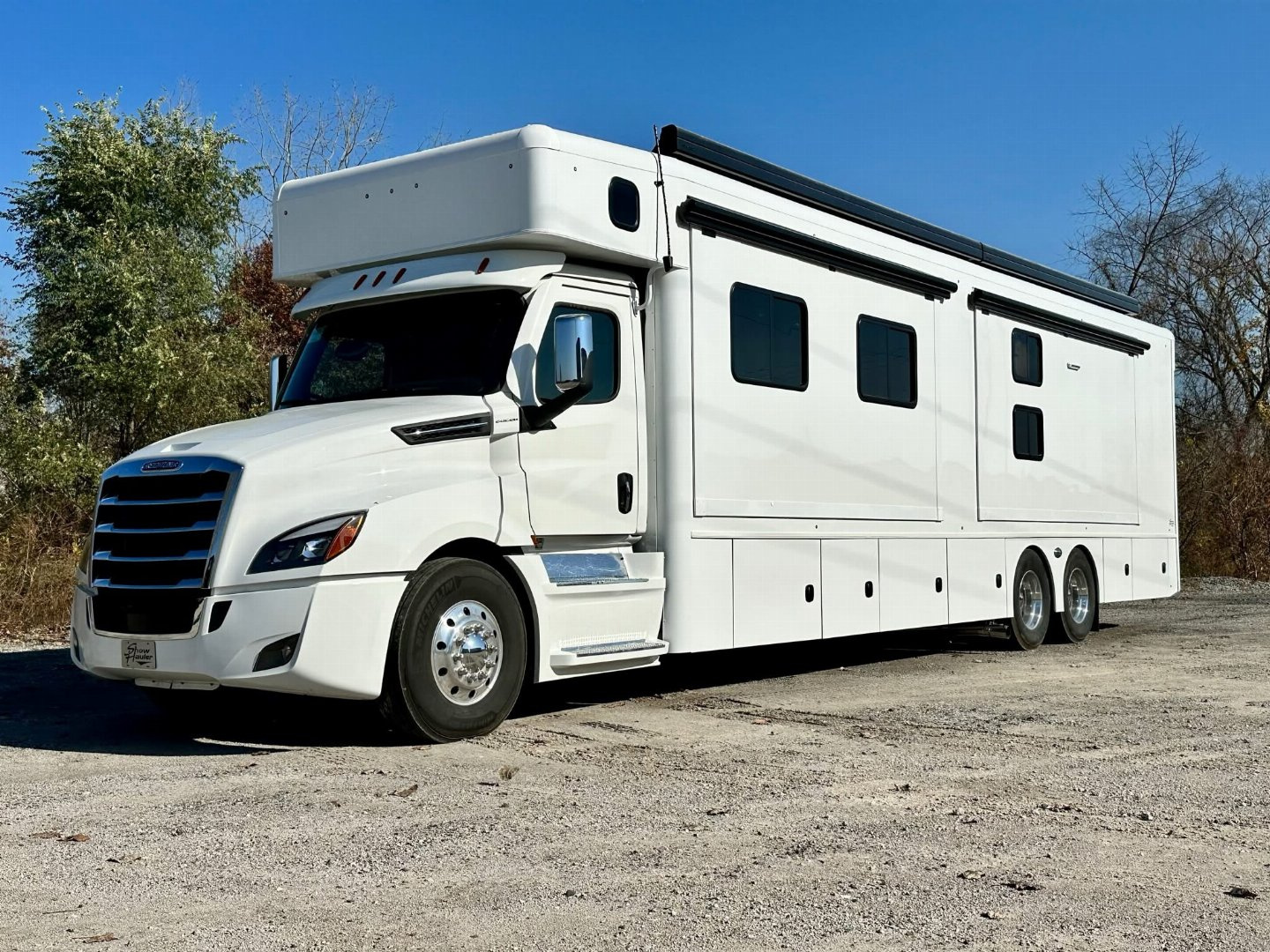 2023 Showhauler photo 2