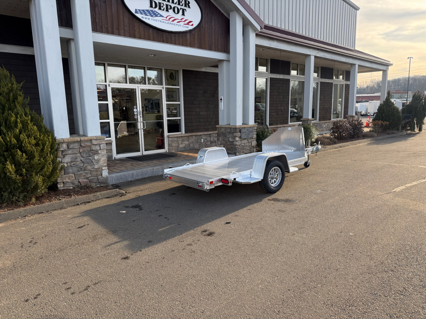 New ALUMA 4′ X 10’6″ 1-PLACE MOTORCYCLE TRAILER 2K