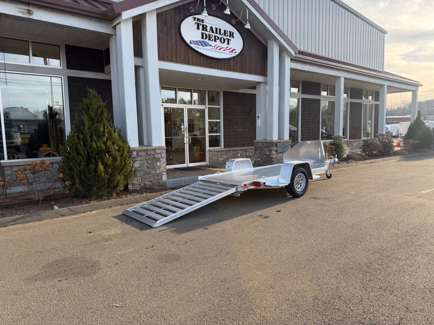 New ALUMA 4′ X 10’6″ 1-PLACE MOTORCYCLE TRAILER 2K