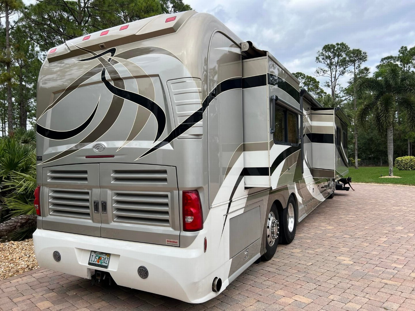 Used 2008 Country Coach 45’ Class A Diesel Pusher