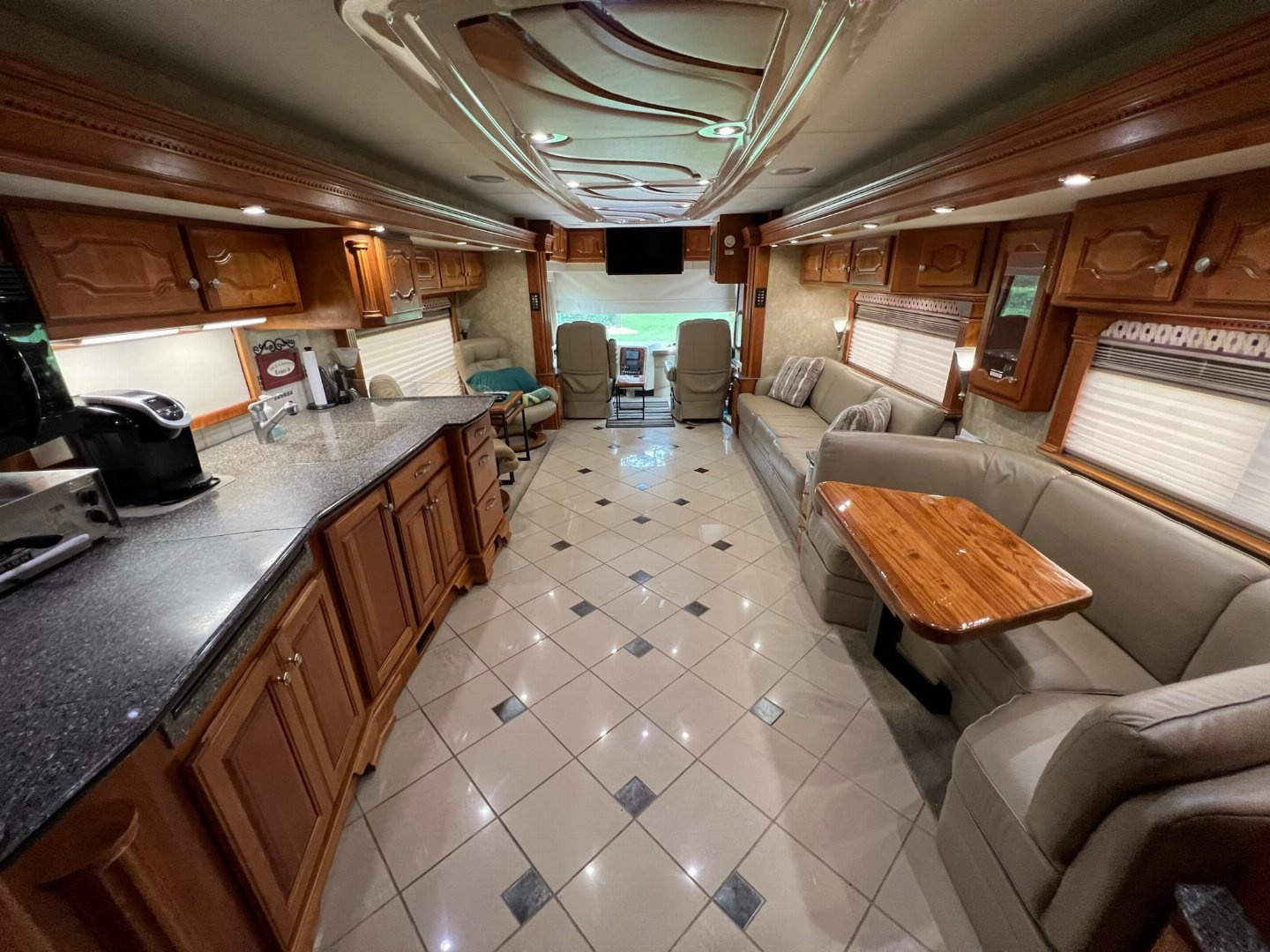 Used 2008 Country Coach 45’ Class A Diesel Pusher