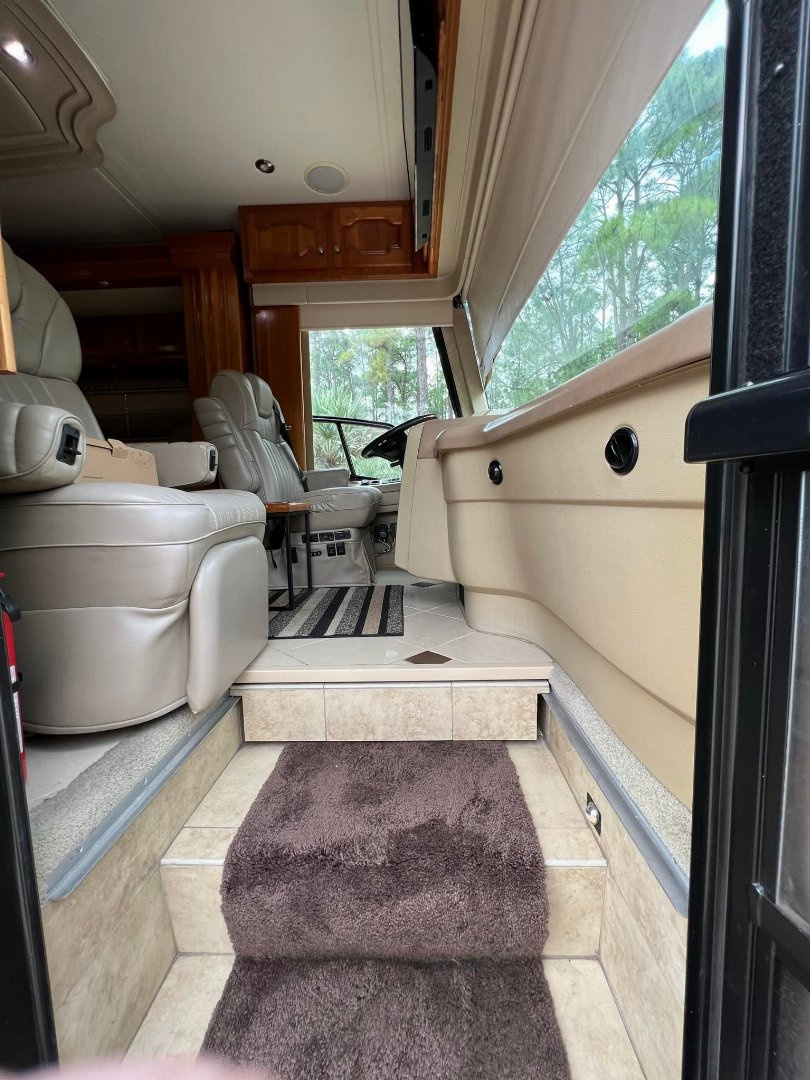 Used 2008 Country Coach 45’ Class A Diesel Pusher