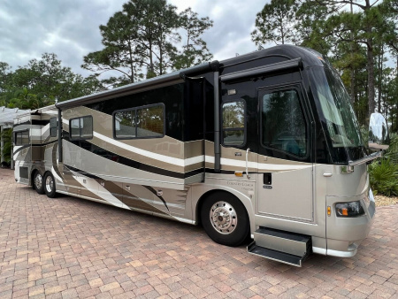 Used 2008 Country Coach 45’ Class A Diesel Pusher