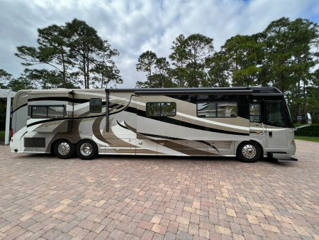 Used 2008 Country Coach 45’ Class A Diesel Pusher