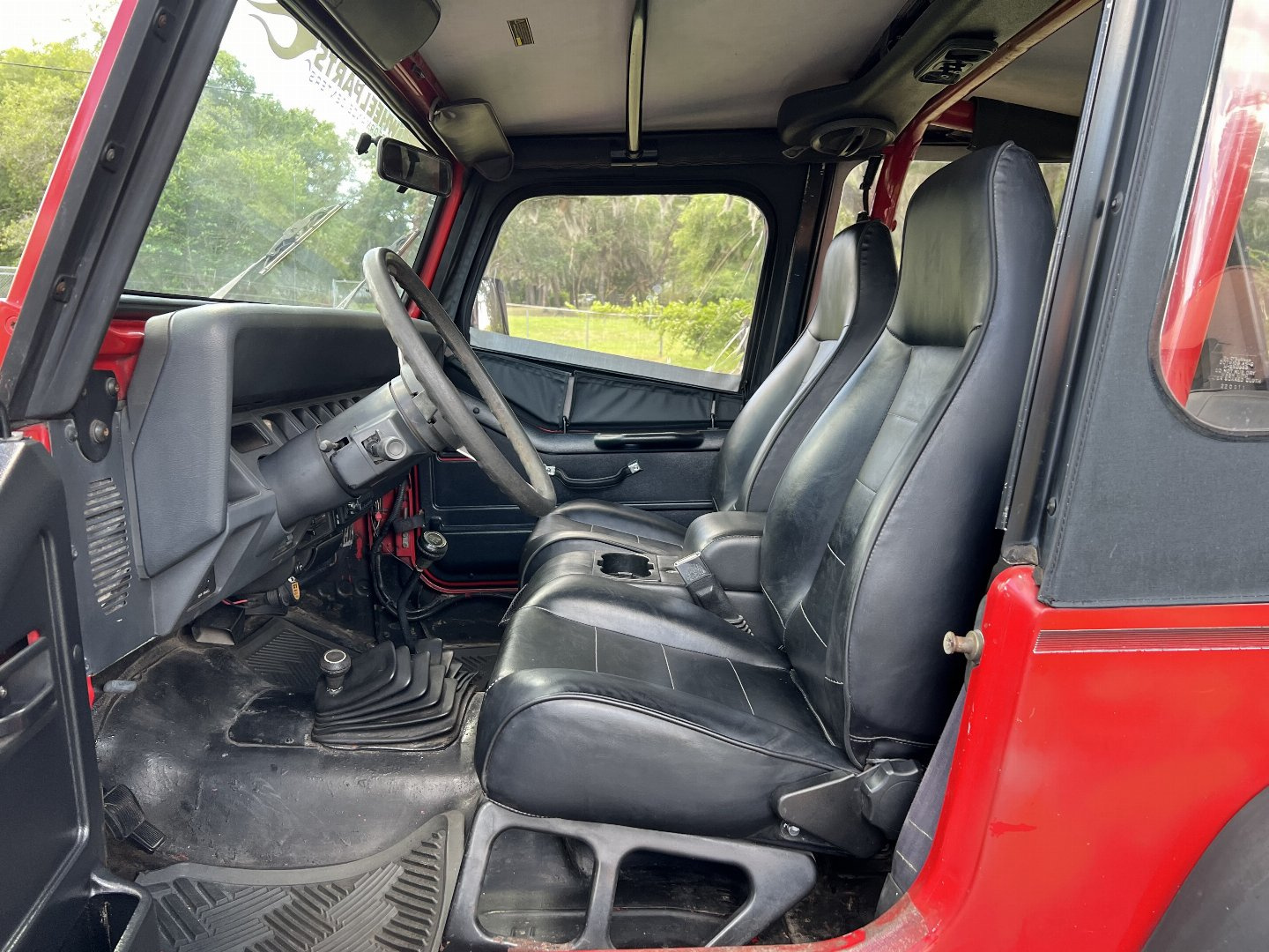 1995 Jeep Wrangler photo 4
