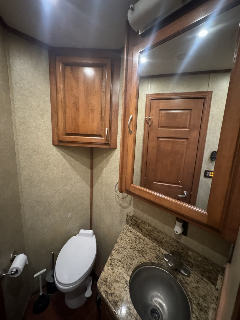 Used 2015 Show Hauler 45’ Tandem Axle Motorcoach