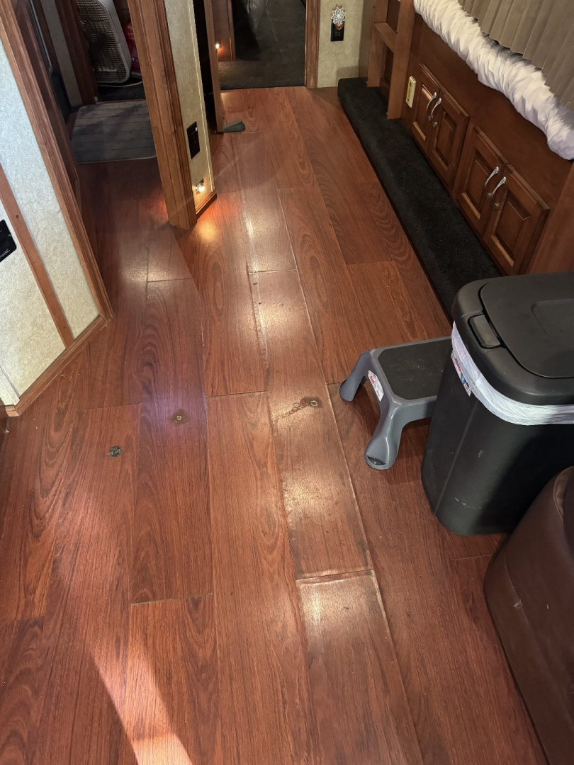 Used 2015 Show Hauler 45’ Tandem Axle Motorcoach