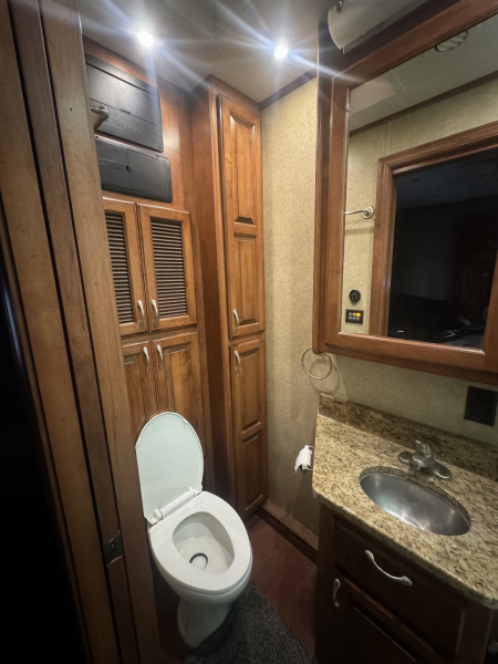 Used 2015 Show Hauler 45’ Tandem Axle Motorcoach