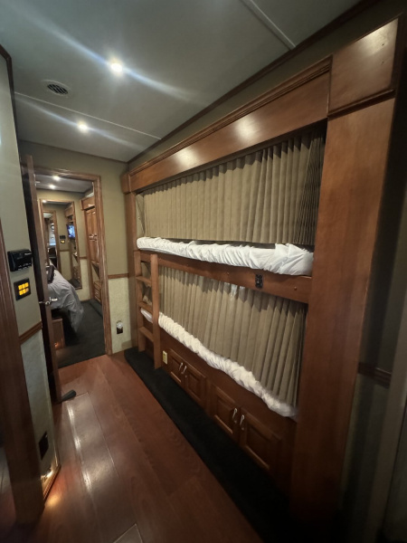 Used 2015 Show Hauler 45’ Tandem Axle Motorcoach