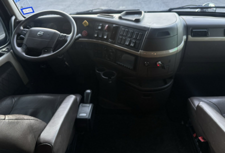 Used 2015 Show Hauler 45’ Tandem Axle Motorcoach