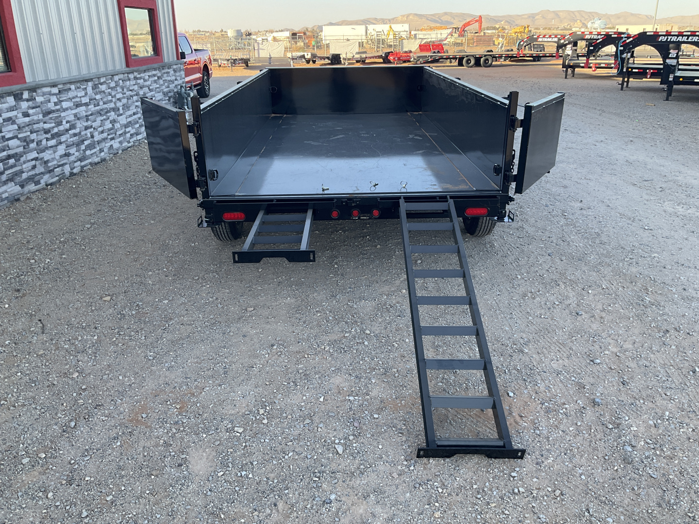 New 2026 PJ 83"x14' BP Tandem Axle Dump w/ 24" Sides – D7