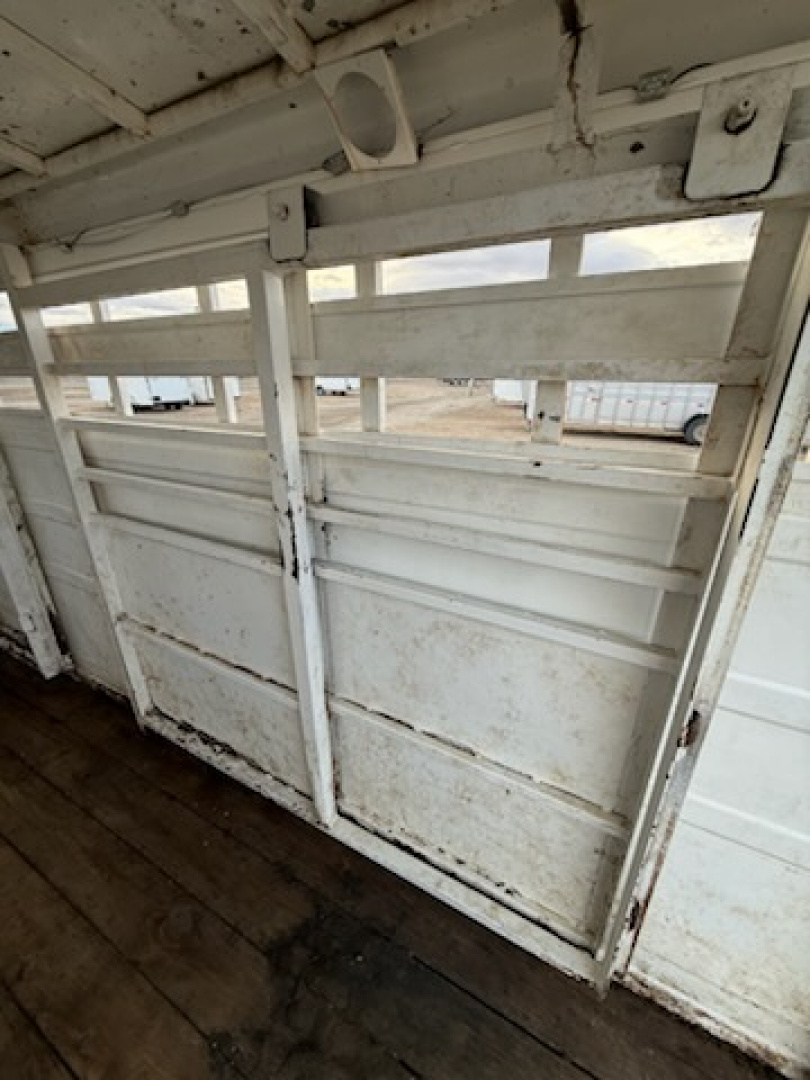 Used 2001 Titan Trailer 24' Stock Trailer