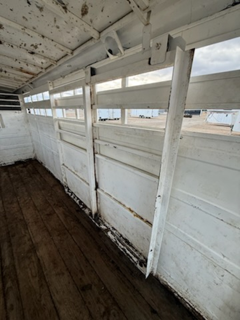 Used 2001 Titan Trailer 24' Stock Trailer