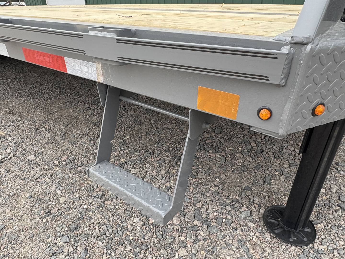 New 2026 30' FMAX210 Gooseneck Flatbed Trailer - Hyd Jacks