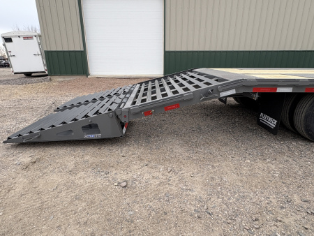 New 2026 30' FMAX210 Gooseneck Flatbed Trailer - Hyd Jacks